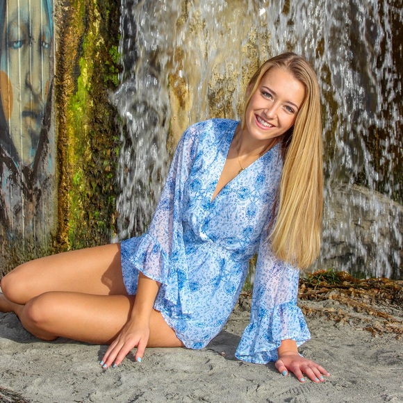 Meet your Posher, Catalina - Picture 1 of 1